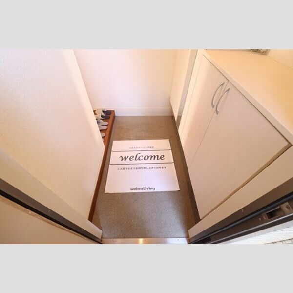 クレストセブン 玄関