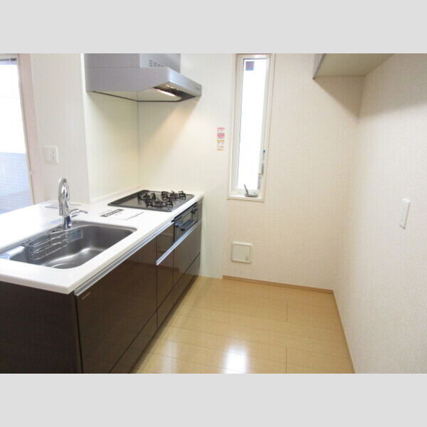 コンフォートⅠ202号室 対面式3口ガスコンロ付システムキッチン