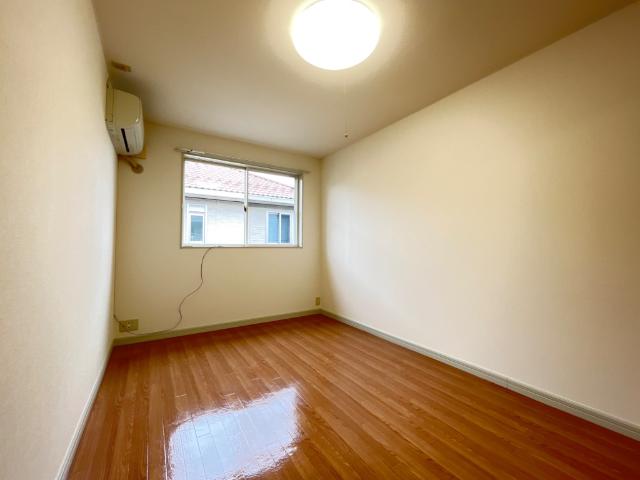 プロニティー・ヒルズ ６．９帖洋室