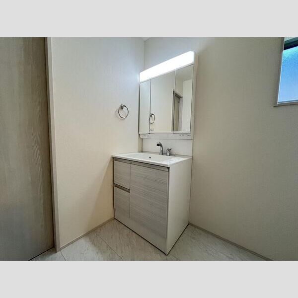 マイホームネクスト小室町　2号棟 洗面