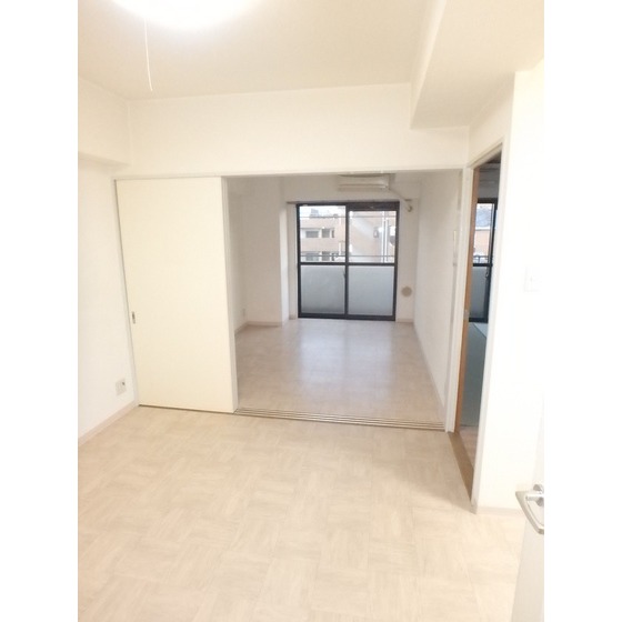 プレステージ市川501号室 同建物別部屋の参考画像