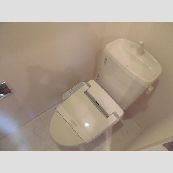 イーストエンジェル青山　A棟 温水洗浄暖房便座