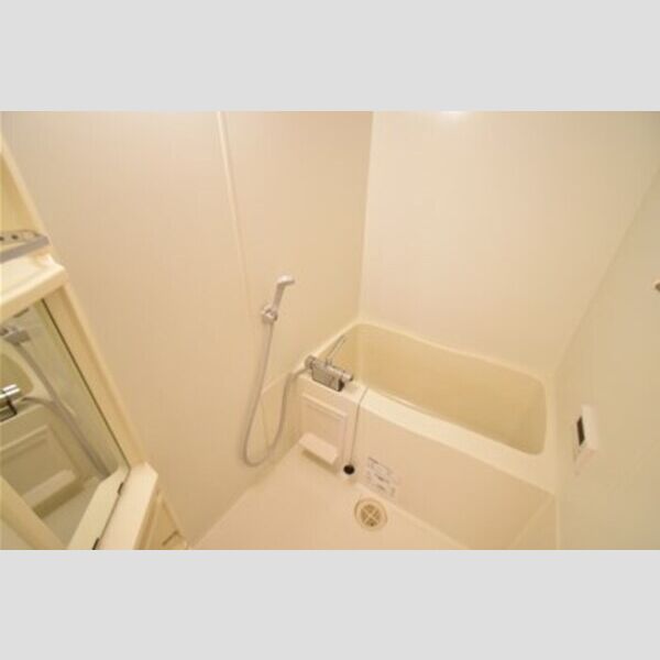 ガーデンハウス バス