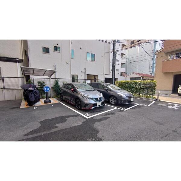 マーシスマルル 駐車場