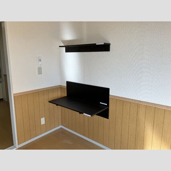 サンヴィラージュA・BA103号室 ワークデスク