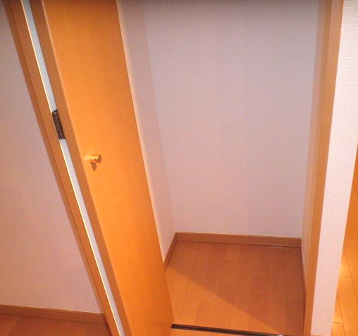ステージファースト北千住2階 収納