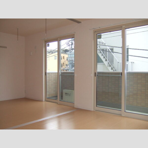 GFスクエア 301　LDK洋室