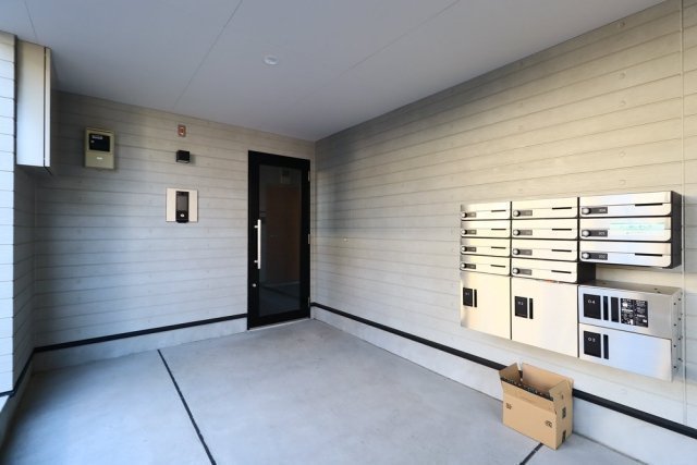 メルクリオ東川口2階 エントランス