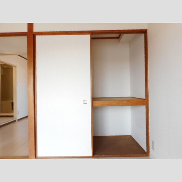 ゲートパレス南大野 押入れ
