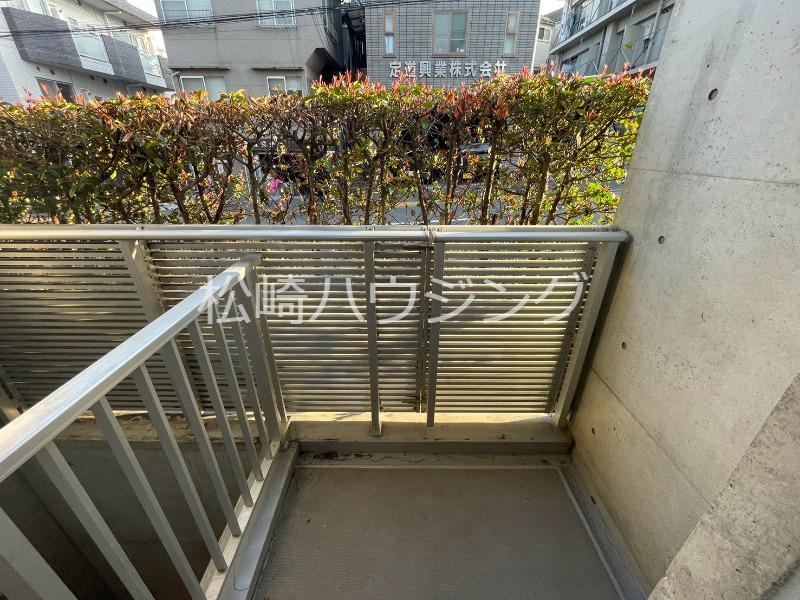 Dacha1階 バルコニー
