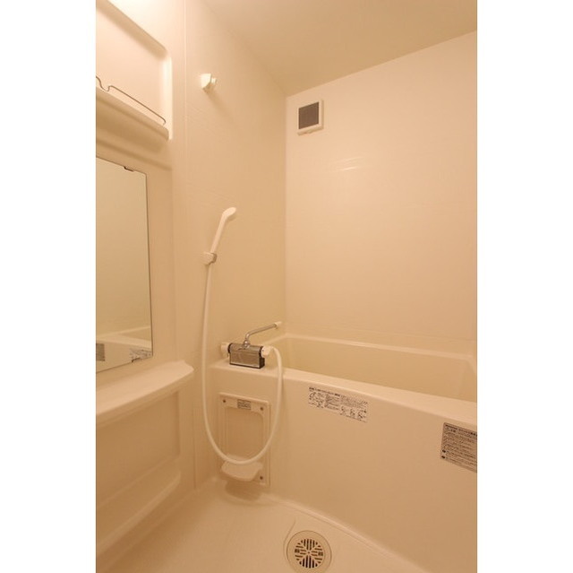 ブルークロス湘南204号室 内観