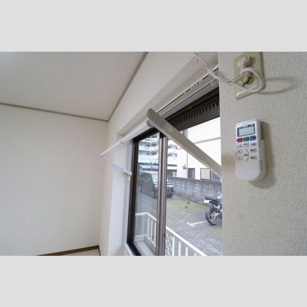 アネックス本郷107号室 室内物干し