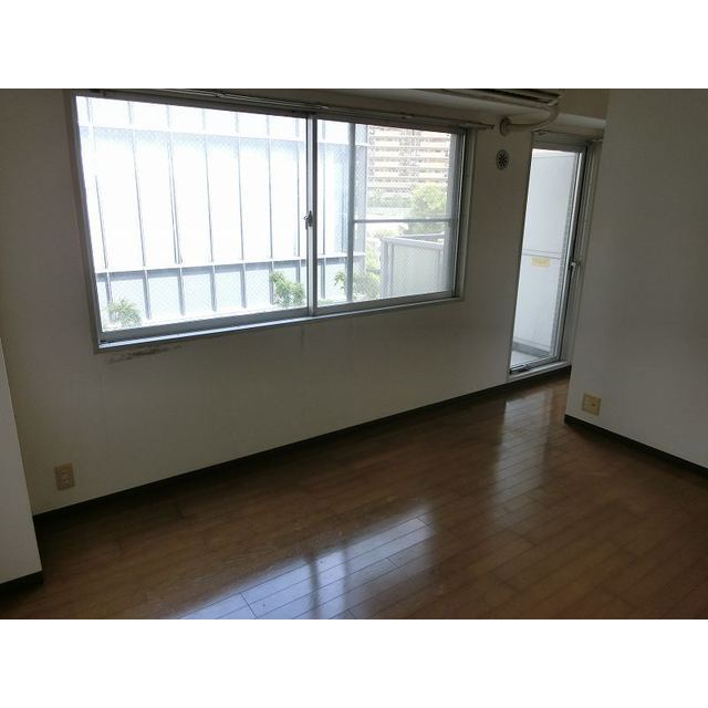 プレール潮見ピアクラブ308号室 リビング