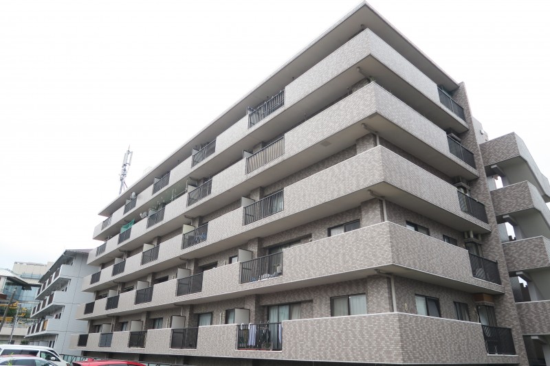 クエスト山手台6階 外観