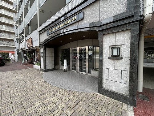 ライオンズプラザ川口本町7階 エントランス　※2025年4月撮影の写真