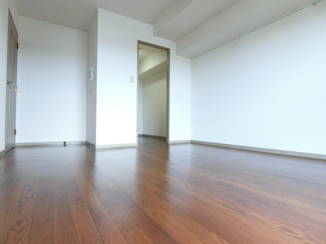 ハイホーム東青梅1310号室 リビング