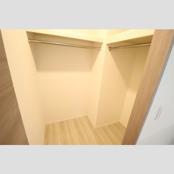 TORISIA YH105号室 ウォークインクローゼット
