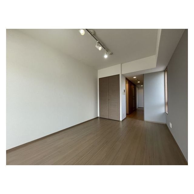 ミリアレジデンス北新宿0403号室 リビング