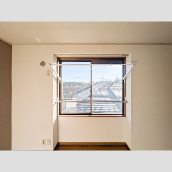 トリヴァンベール蓮根301号室 室内物干