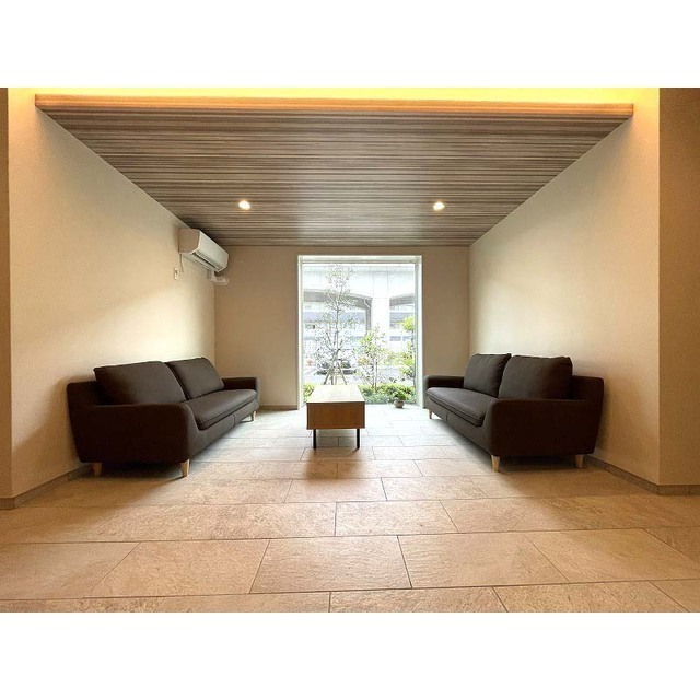 シャーメゾン国立ウエスト104号室 エントランス