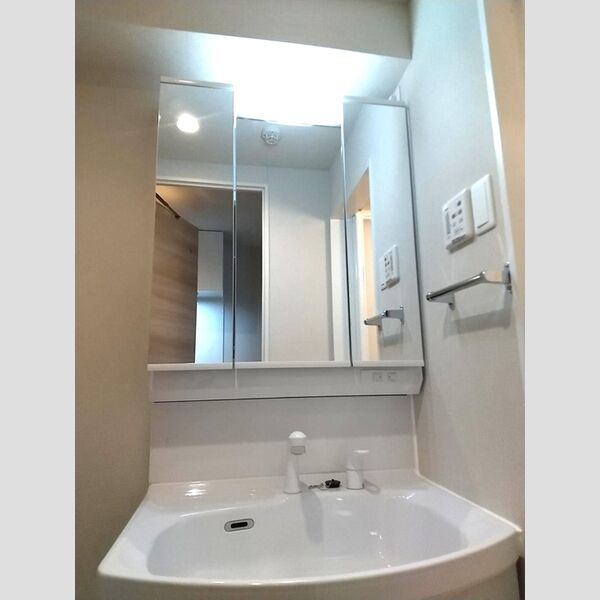 TRE LUCE横濱関内401号室 洗髪洗面化粧台