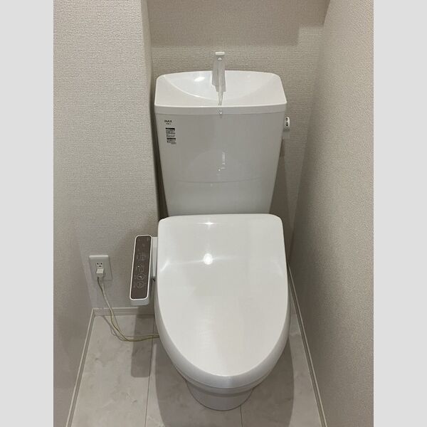 シャルム十間坂102号室 トイレ