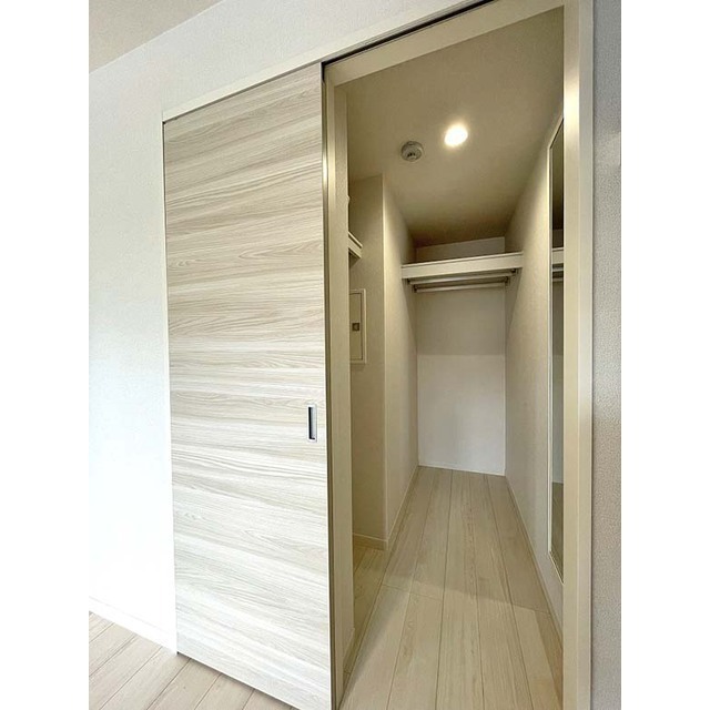 シャーメゾン国立ウエスト103号室 ウォークインクローゼット