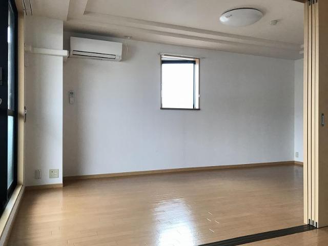 ルミナス砂川七番 リビング