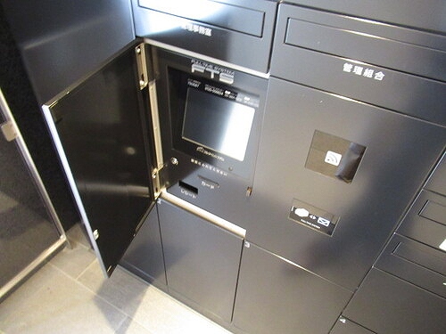 ライオンズ横濱関内レジデンス10階 宅配ボックス