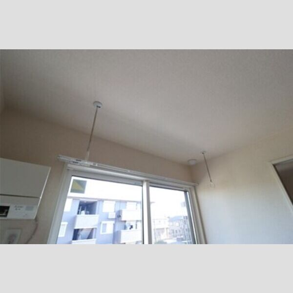 イースト・ヴィラ　Ⅱ202号室 室内物干し