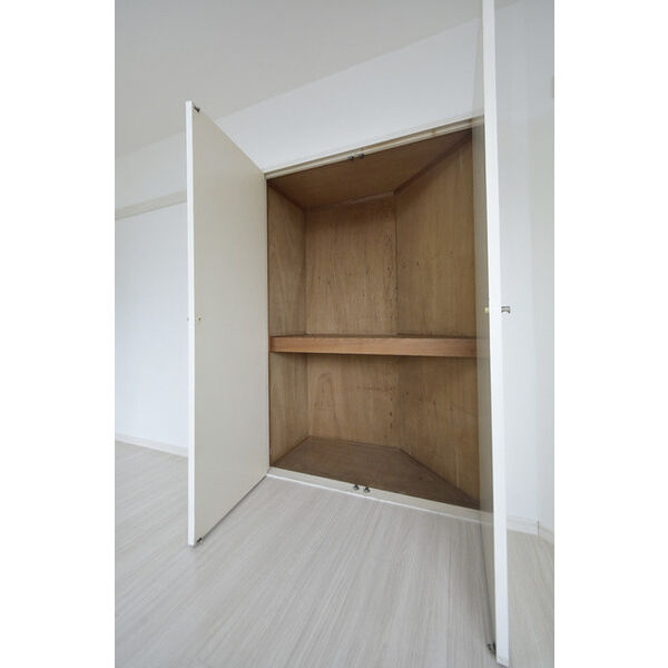 ジュネパレス平塚第030301号室 収納