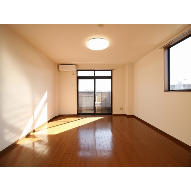 アムール Arai201号室 リビング