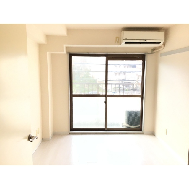 シャトール田口片倉202号室 内観