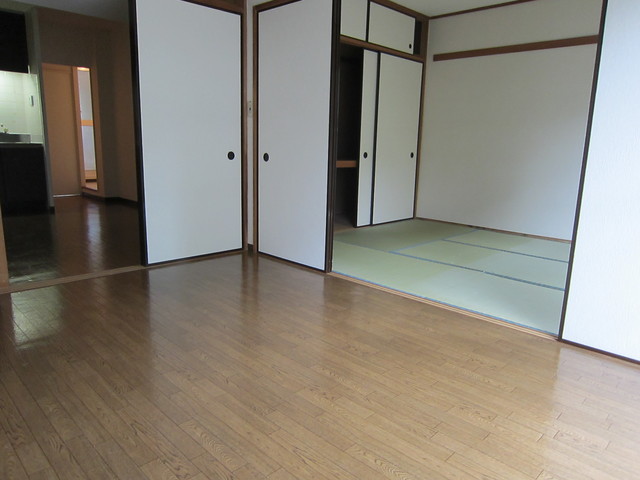 グランバニア0102号室 南側洋室（6帖）