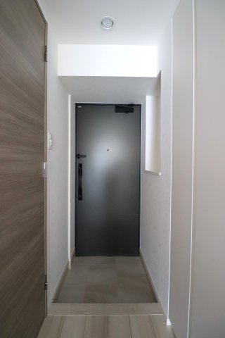 GENOVIA花月総持寺0503号室 玄関