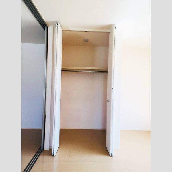 カリーサビラー 洋室　収納