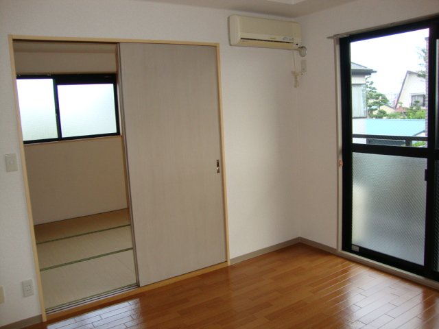 ピュア海老名 リビングー和室