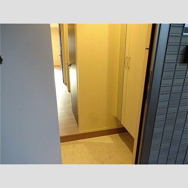 サンパティーク　E 玄関