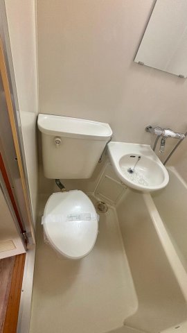 Rooms北新宿2B号室 トイレ