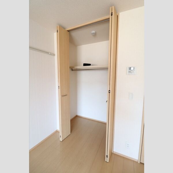 グランドソレーユBABA　Ⅲ105号室 クローゼット