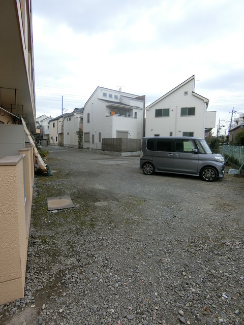 レジデンス三彰0101号室 駐車場