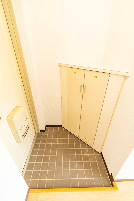 オレンジコートヒヨシ 玄関