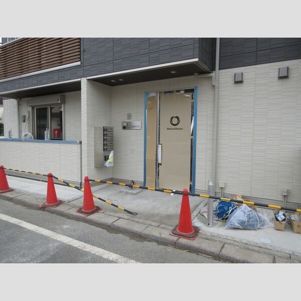 アンジュール高松B エントランス　建設中