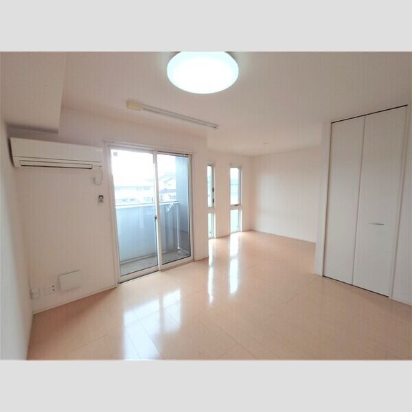 サウスユーコート202号室 LDK14.5帖(別角度)