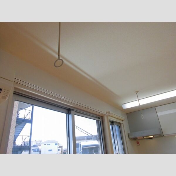 フィロス102号室 室内物干し