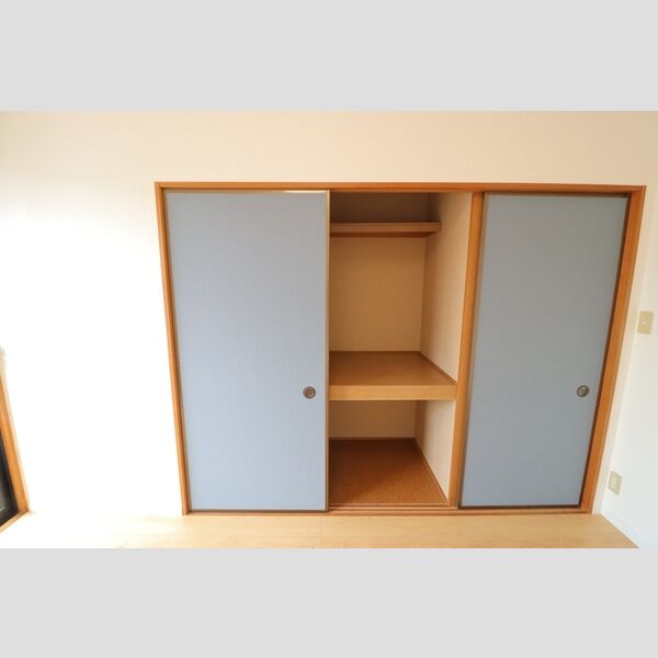 セジュールグランデ　Ⅴ205号室 押入(洋室6帖②)