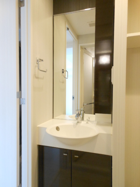 ガーラ・ヴィスタ横濱西口7階 スタイリッシュな独立洗面台