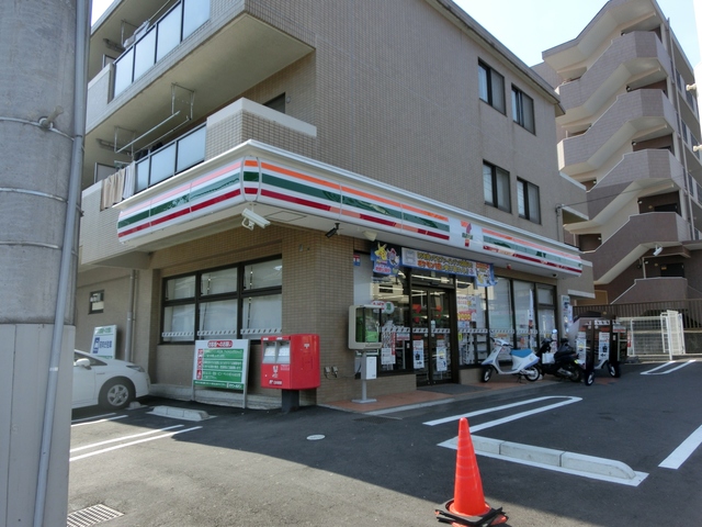 ルミエール・アイユーＤ棟D-2号室 セブンイレブン横浜阿久和西店
