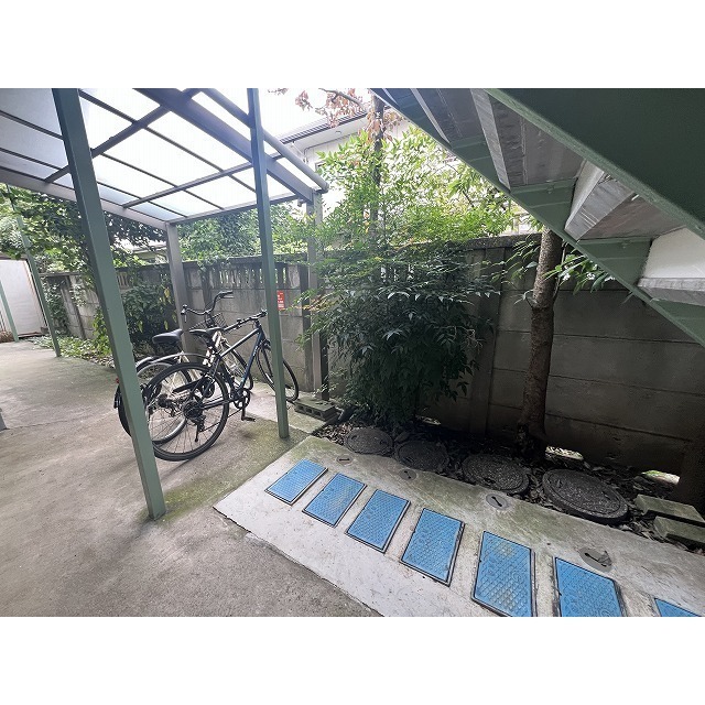 グリーンヒルズ205号室 駐輪スペース&#127925;