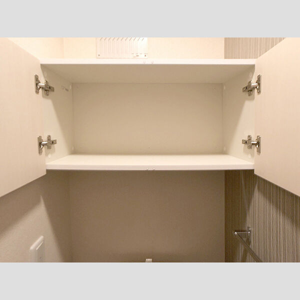 エミネンス・アン201号室 トイレ内収納